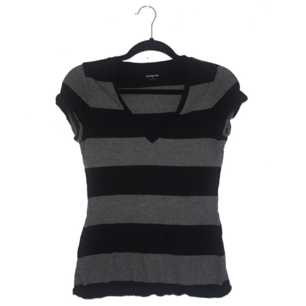 Small striped black and gray express t-shirt
